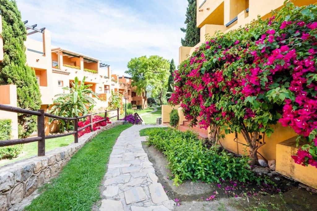 Apartamento En Marbella Guadalmina Primera Linea De Campo De Golf Los Cartujanos Dış mekan fotoğraf